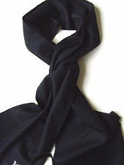 羊絨圍巾 女裝搭配中的點睛之筆與溫暖利器